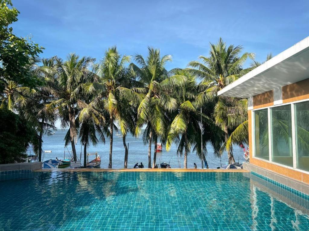 Nana Chat Bangsaen Hotel Si Racha Exterior foto