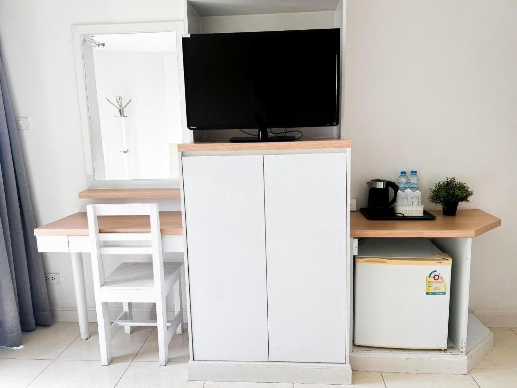 Nana Chat Bangsaen Hotel Si Racha Exterior foto