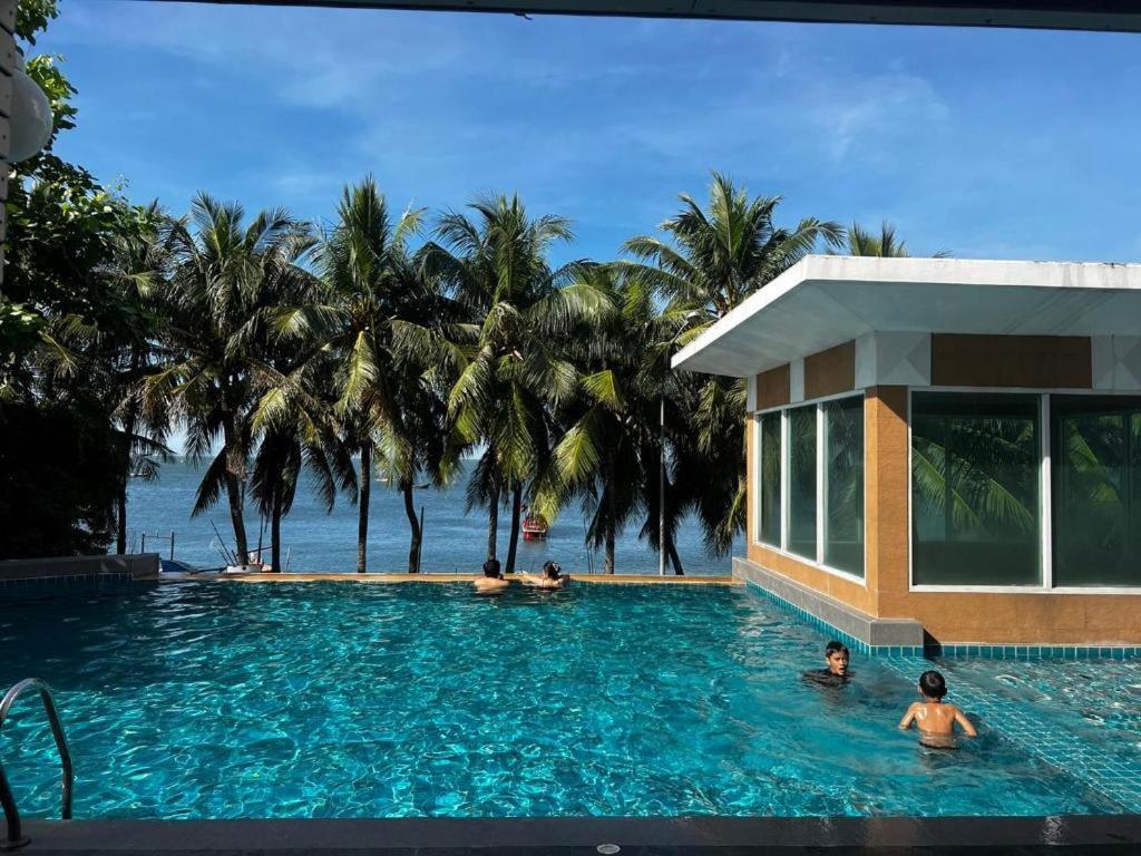 Nana Chat Bangsaen Hotel Si Racha Exterior foto