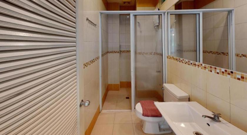 Nana Chat Bangsaen Hotel Si Racha Exterior foto