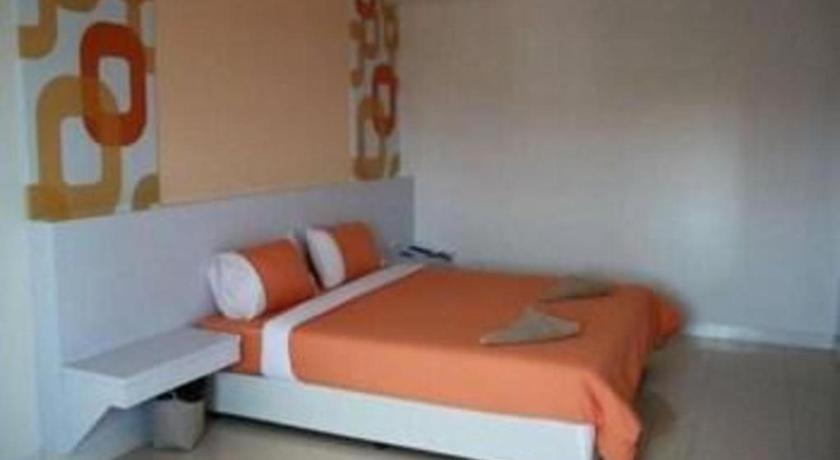 Nana Chat Bangsaen Hotel Si Racha Exterior foto
